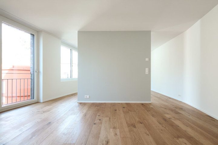 Leeres Wohnzimmer in Zürich