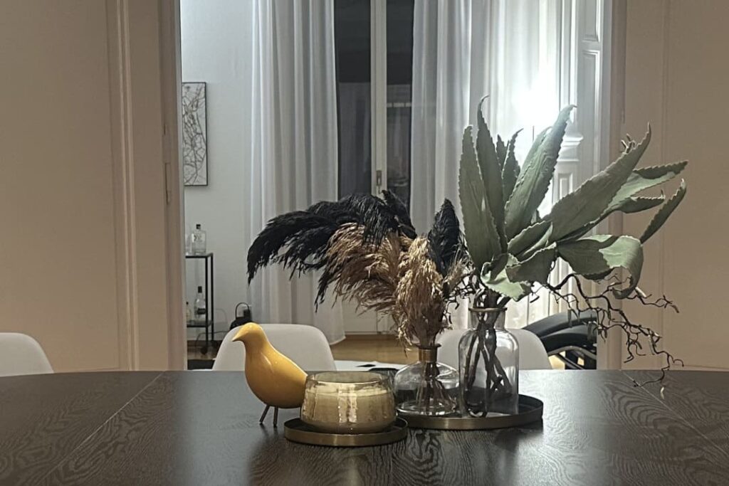 Dekorative Wohnaccessoires als Teil eines professionellen Home Stagings für Eigentümer und Erbengemeinschaften.